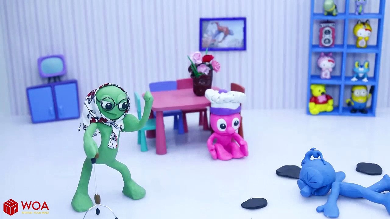 CLAY MIXER: SPIDERMAN GETS BLACK SUIT  Play Doh Cartoons