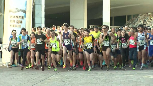 Santiago celebra una carrera solidaria contra el melanoma