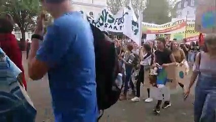 Les jeunes mobilisés pour le climat à Sarrebruck