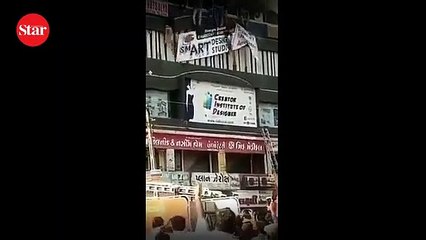 Hindistan’da eğitim merkezinde yangın: 12 ölü