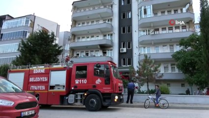 Edirne'de korkutan yangın...Öğrenci evinde çıkan yangını köpeğin havlaması ile fark ettiler