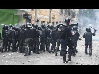 Police and protesting students clash in Honduran capital
