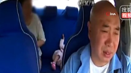 - Çinli taksiciden örnek davranış- 10 aylık bebeğini döven anneyi polise ihbar etti