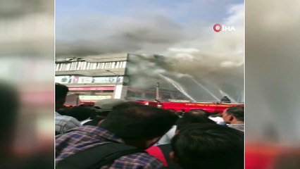 - Hindistan’da Feci Yangın: 16 Ölü