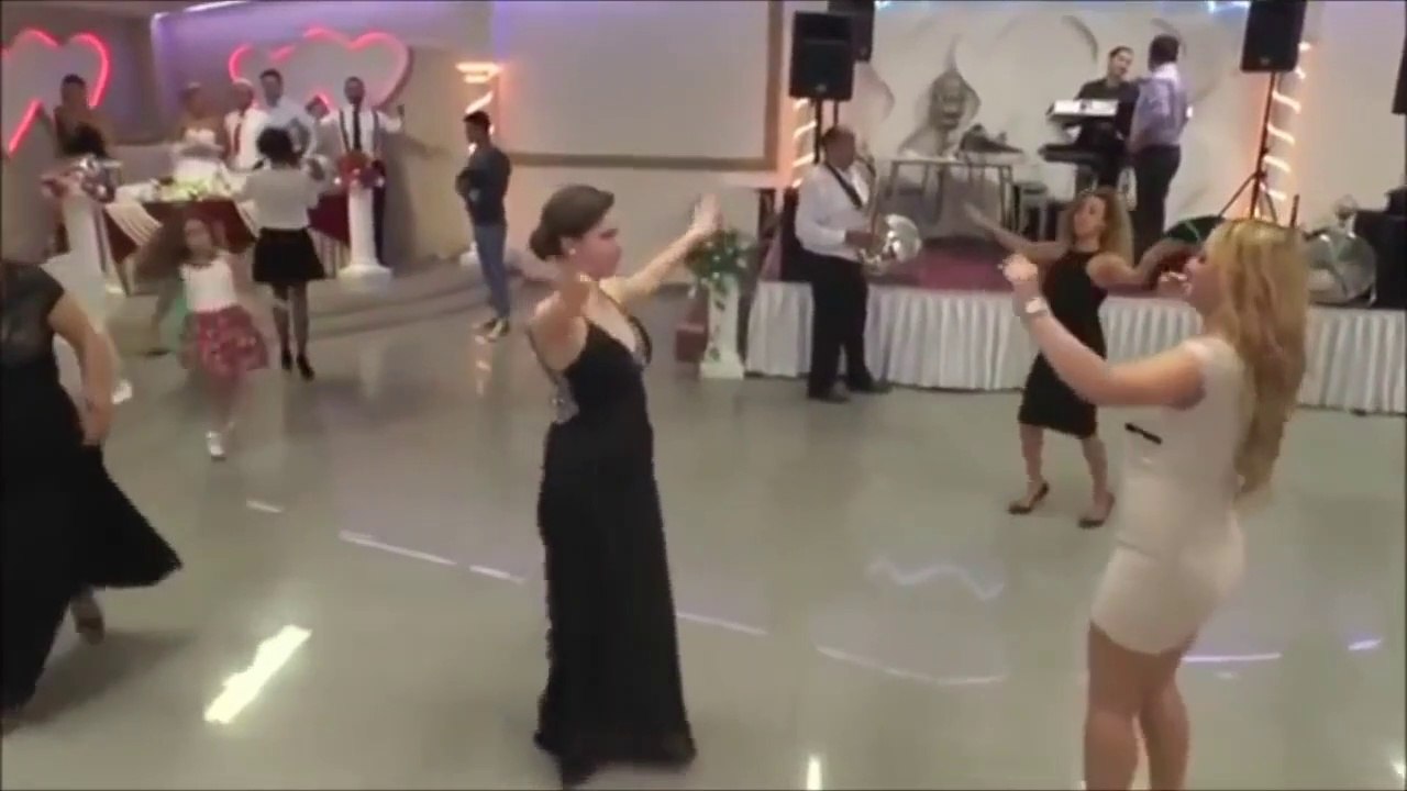 Muhteşem Düğünden Üç Güzel Kız