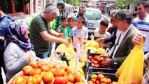 Kendini yakmak isteyen seyyar satıcıyı başkan sakinleştirdi - HATAY