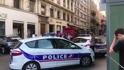Atentado con un paquete bomba en el centro de la ciudad de Lyon.