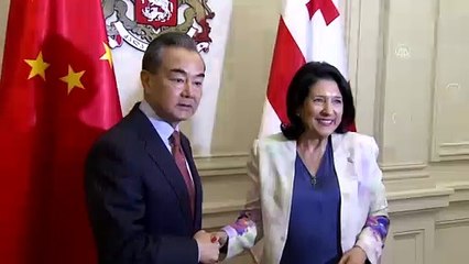 Zurabişvili, Çin Devlet Müşaviri ve Dışişleri Bakanı Vang Yi'yı kabul etti - TİFLİS