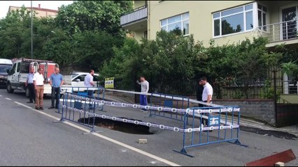 Üsküdar'da yolda çökme - İSTANBUL