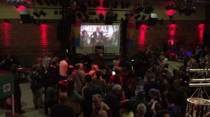 Ambiance au siège du PTB: réactions au discours de Peter Mertens