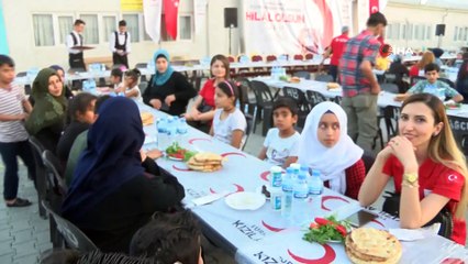 Türk Kızılay, 8 bin Suriyeliye iftar programı düzenledi