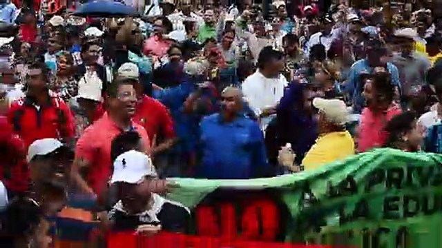 Docentes y médicos hondureños mantienen manifestaciones contra privatizaciones