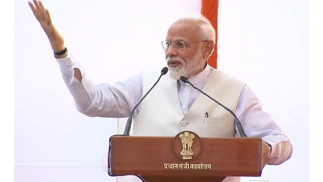 PM Modi explains about better leadership with the help of mathematics formula | Oneidia News