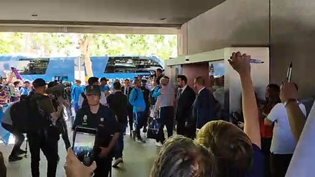 Final Copa Barcelona-Valencia: Mucha Expectación en la Llegada del Barça a Sevilla