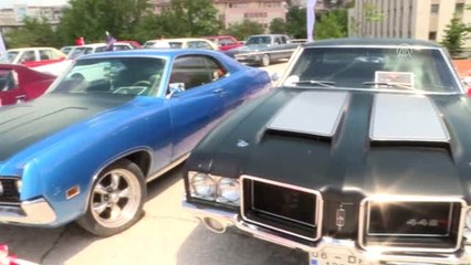 Klasik araba tutkunları bir araya geldi