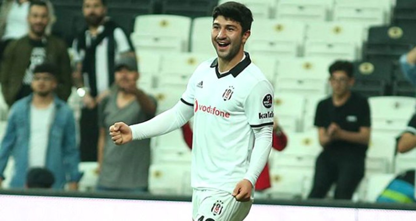 Güven Yalçın, 36 Dakikada Attığı 3 Golle 22 Forveti Geçti!
