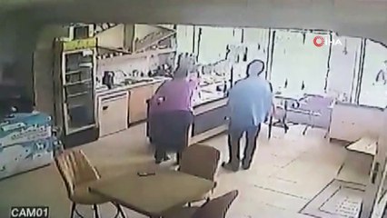 Baklavacıdan para çalan hırsız güvenlik kamerasına yakalandı