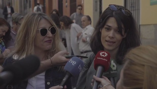 Serra acude al Teatro del Barrio a ver la obra 'Jornada de reflexión'
