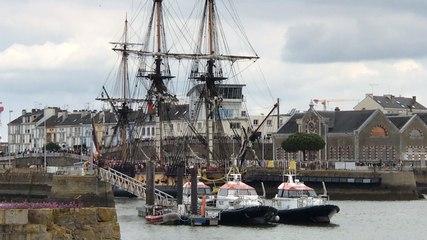 L’Hermione quitte le port