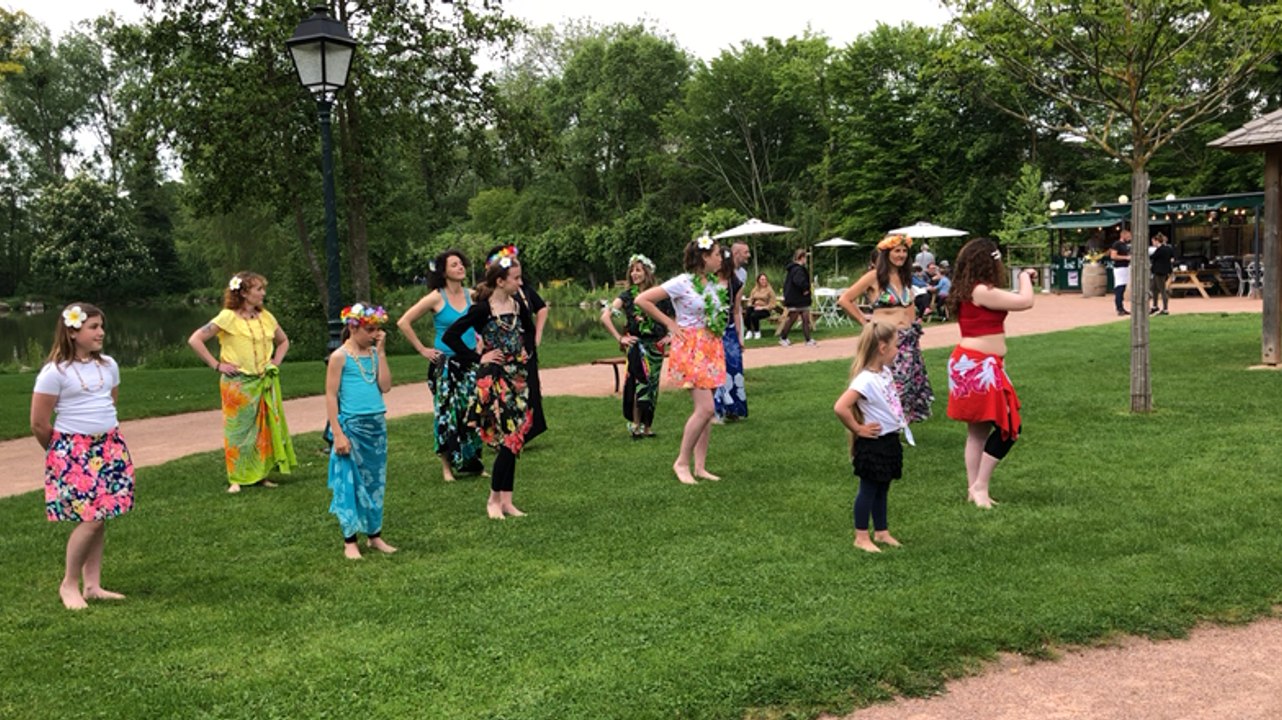 Un flashmob de danse tahitienne au plan d’eau