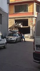 Kağıhane'de katlı otoparkta ilginç kaza