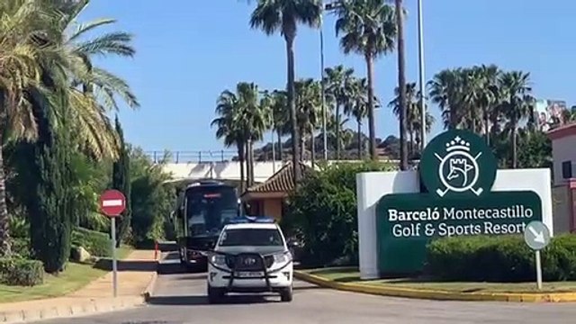 Final Copa del Rey Barcelona - Valencia: El Valencia Sale de Montecastillo Hacia el Benito Villamarín