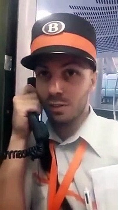 Ce contrôleur belge parle treize langues différentes dans le train !