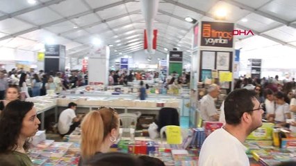 AYDIN Ortaylı'ya kitap imzalatmak isteyenler kuyruk oluşturdu