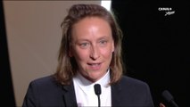 Céline Sciamma reçoit le prix du scénario  pour le film Portrait de la Jeune Fille en Feu - Cannes 2019
