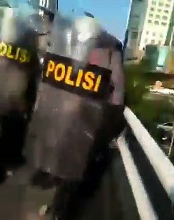 Sabarnya Polisi Saat Kerusuhan 22 Mei  2019 Di Jakarta