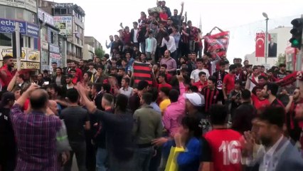 Vanlı taraftarların 2. Lig sevinci - VAN