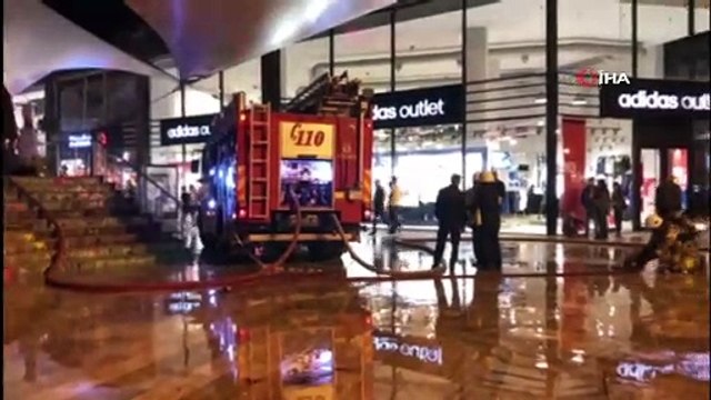 Alışveriş merkezin'de yangın çıktı