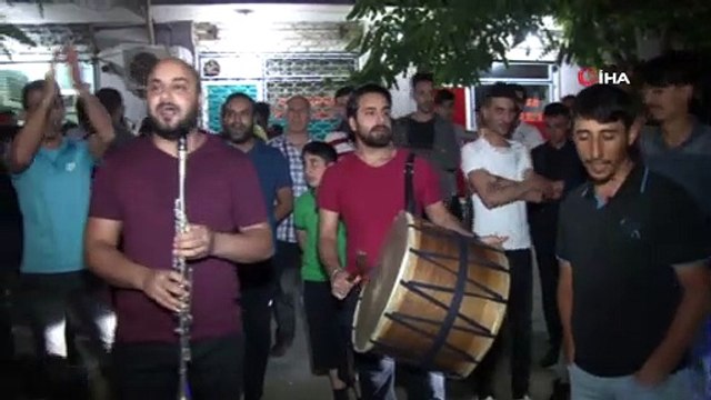 Elazığ’da davullu klarnetli sahur halayı