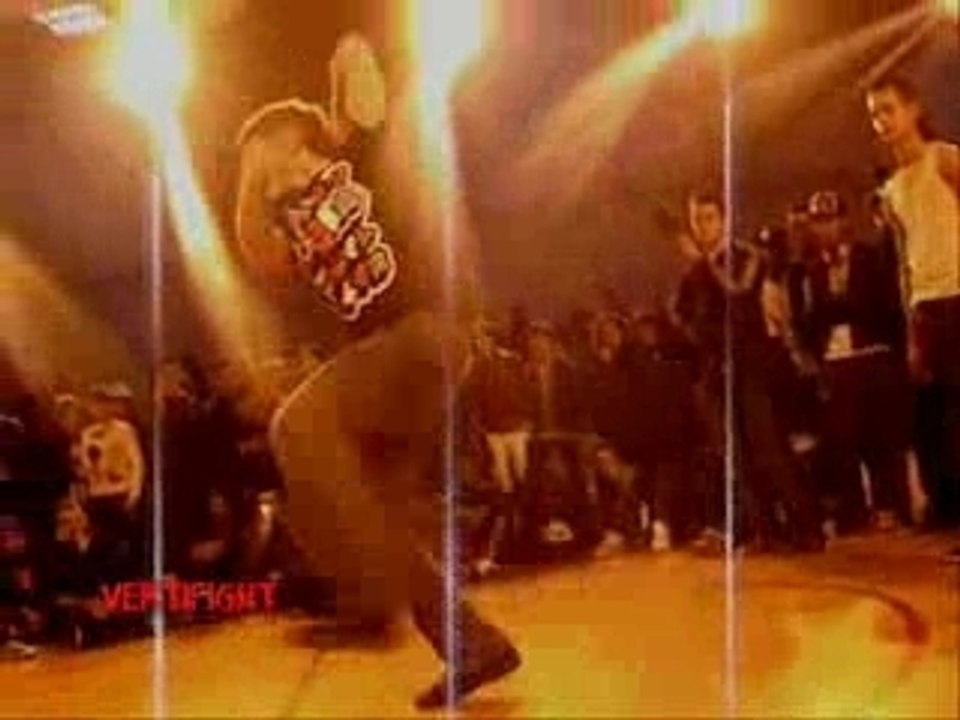 VERTIFIGHT 4: NIGHT POPPY VS STEREO ELECTRO BY YOUVAL