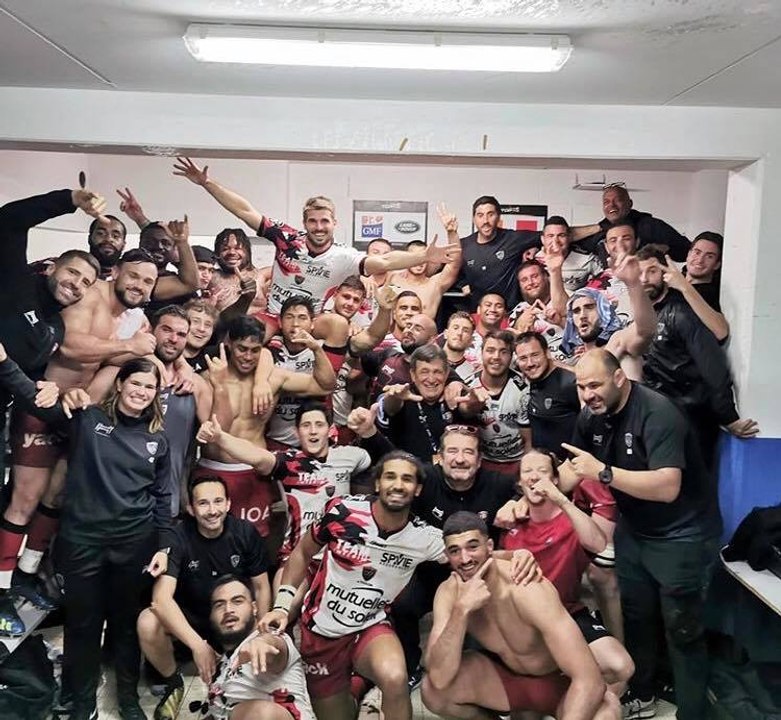 L’explosion de joie des joueurs Toulonnais dans le vestiaire, à Castres !
