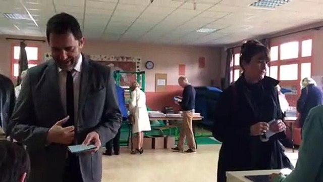 Christophe Castaner, ministre de l’Interieur, vient de voter à Forcalquier