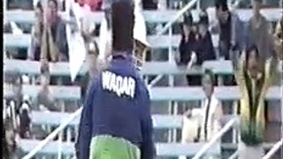 WAQAR YOUNIS  BOWLING VS NEWZEALAND | REQUIRED 3 FROM 6 BALLS | WAQAR YOUNIS THE BOWLER