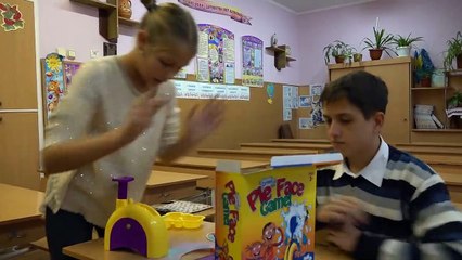ТОРТ В ЛИЦО!!!! кому не повезло?))