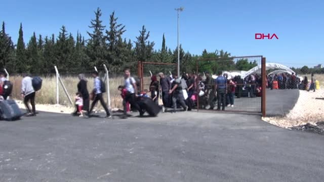 KİLİS ÖNCÜPINAR'DAN BAYRAMLAŞMAYA GİDEN SURİYELİ SAYISI 10 BİN OLDU