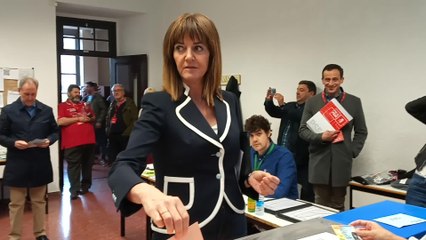 Idoia Mendia vota en Bilbao