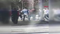 ERZURUM Üniversite kampüsünde genç kızın fotoğrafını çeken adamı dövdüler