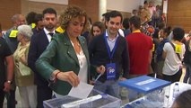 Montserrat (PP) vota en Sant Sadurní d'Anoia (Barcelona)