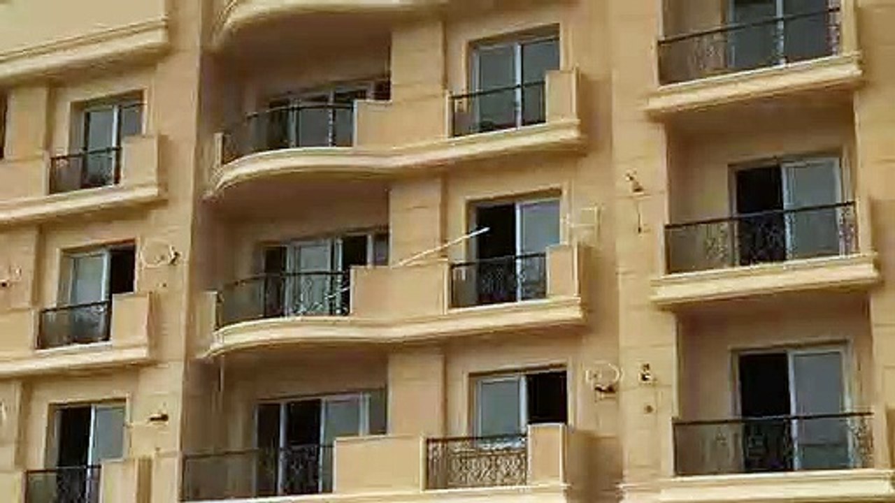 شقة للبيع بالتقسيط علي 4 سنوات بكمبوند ديار 2