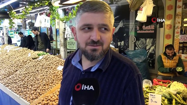 Bayram öncesi cevizler tezgahları süslemeye başladı