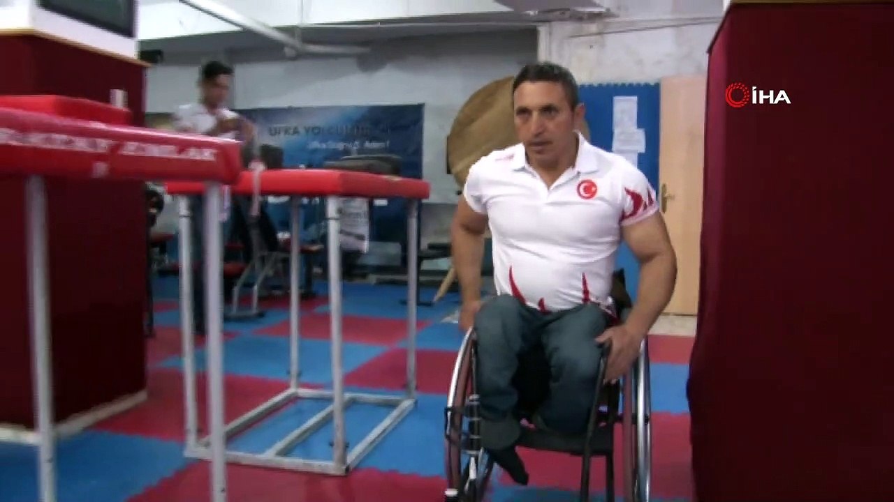 Bedensel engelli bilek güreşçinin hedefi dünya şampiyonluğu