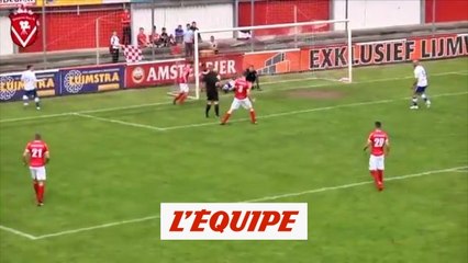 Un arbitre marque et accorde le but aux Pays-Bas - Foot - WTF