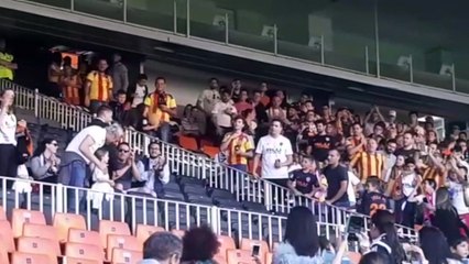 Cañizares llega a Mestalla para la celebración de la Copa del Rey