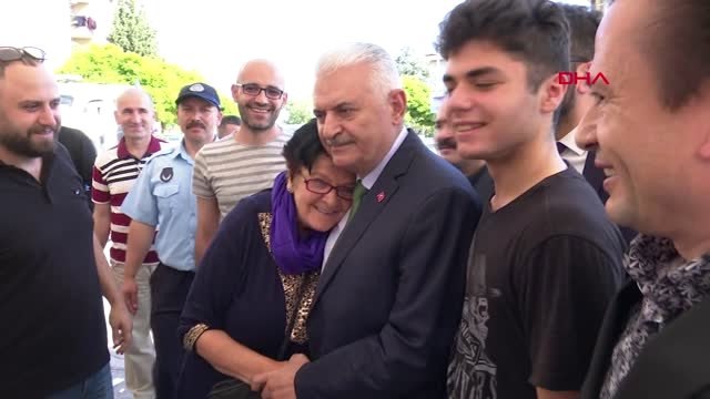 BİNALİ YILDIRIM TUZLA'DA PAZAR ESNAFINI ZİYARET ETTİ