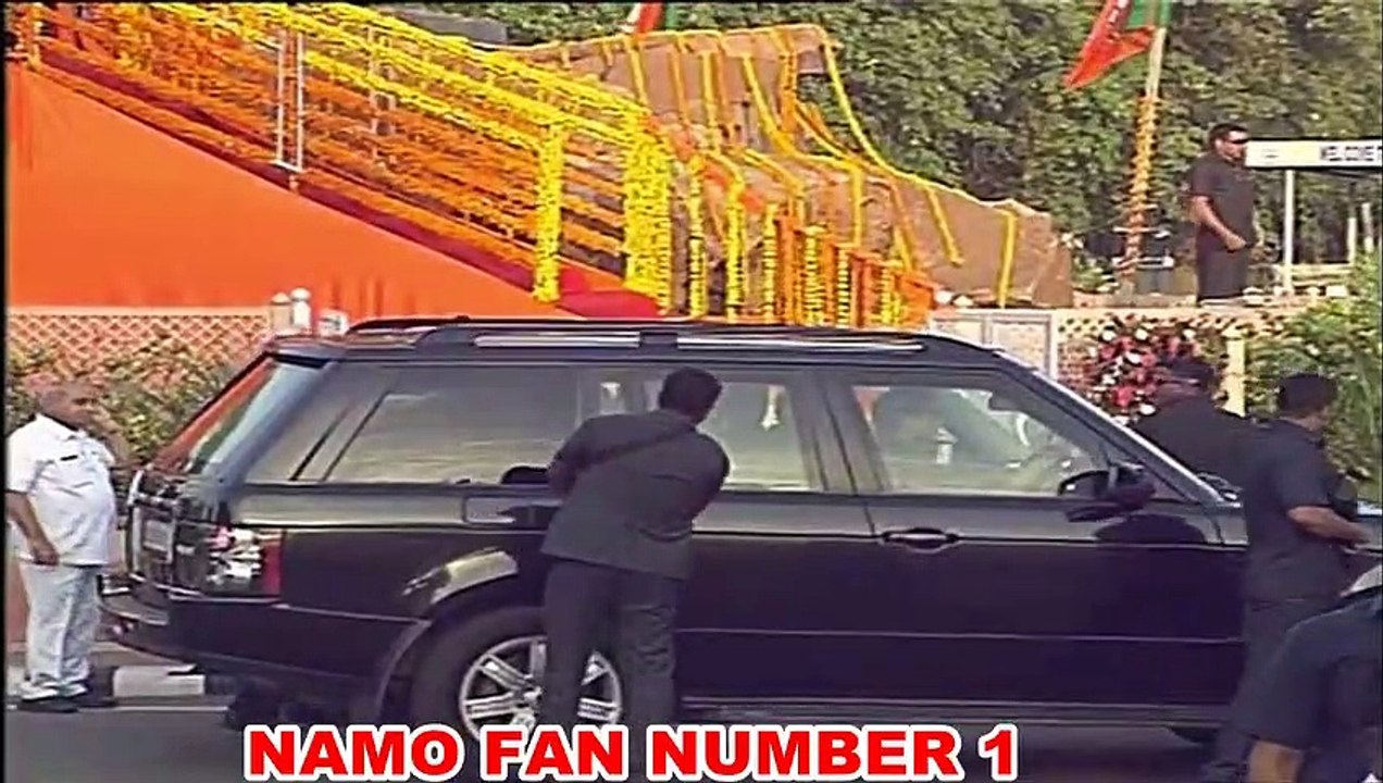 पीएम मोदी ने सरदार पटेल को पुष्पांजलि अर्पित की . #BJPWon  #NamoAgain  #Sardarpatel