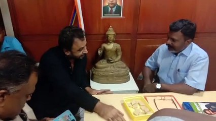 நடிகர் பொன்வண்ணன் திருமா வை சந்தித்தார்